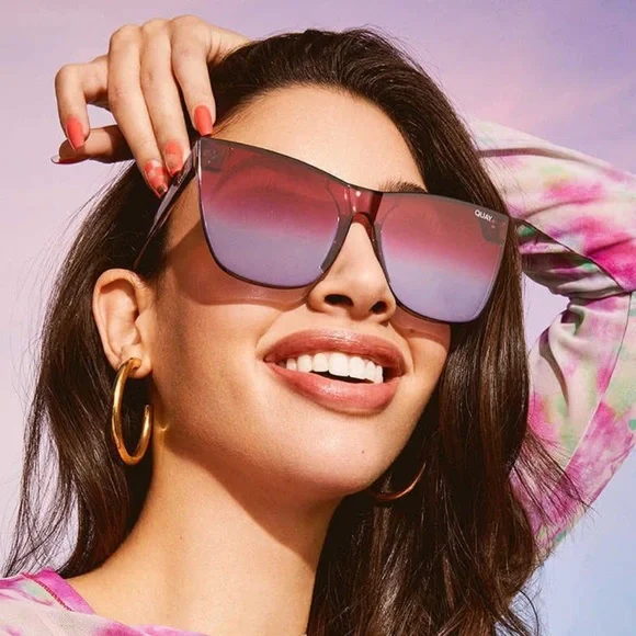 Quay COME THRU Sunglasses in Pink Gradient Quay COME THRU Sunglasses in Pink Gradient main image 3